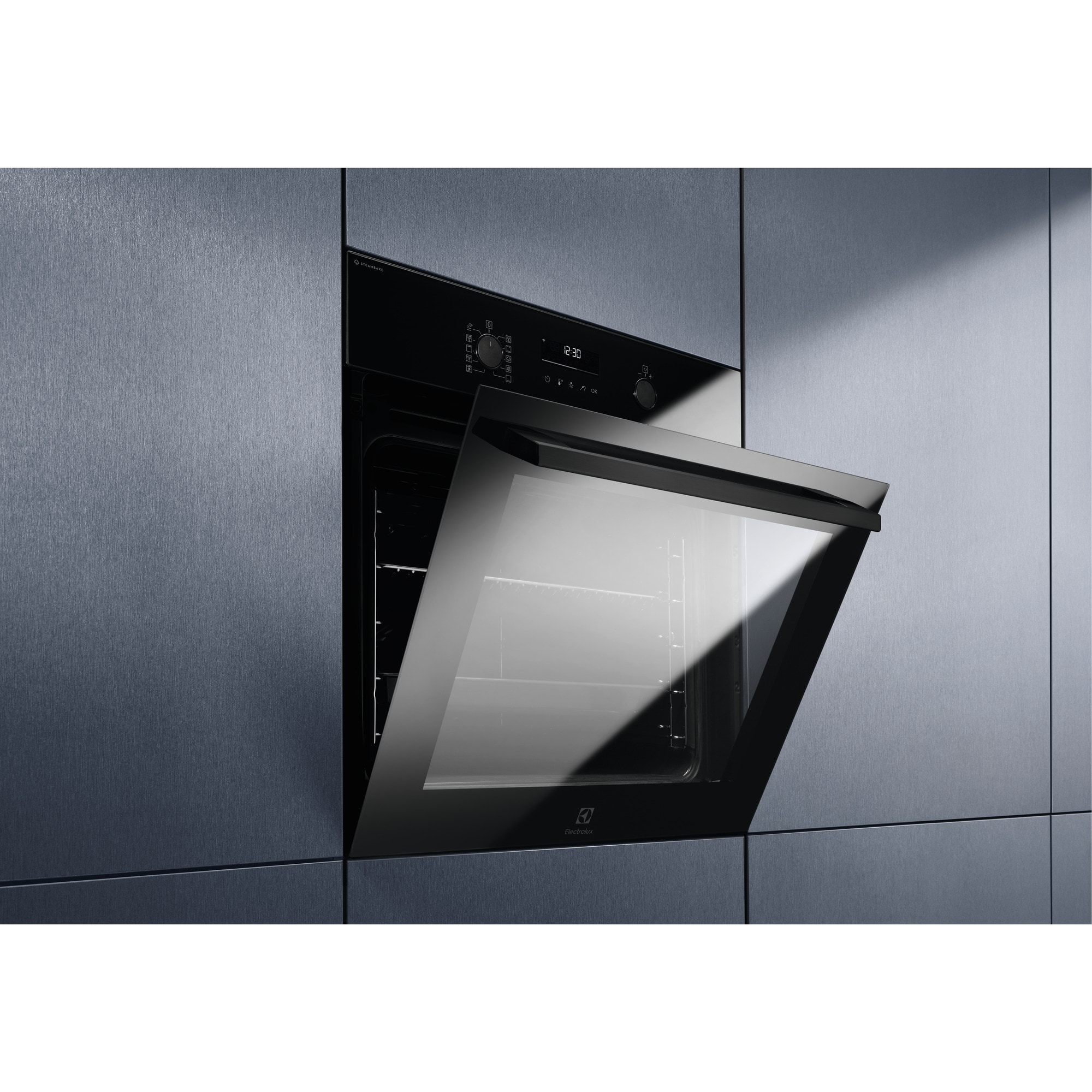 Electrolux 600 PRO SteamBake EOD6C77WZ - Trouba vestavná s parní funkcí