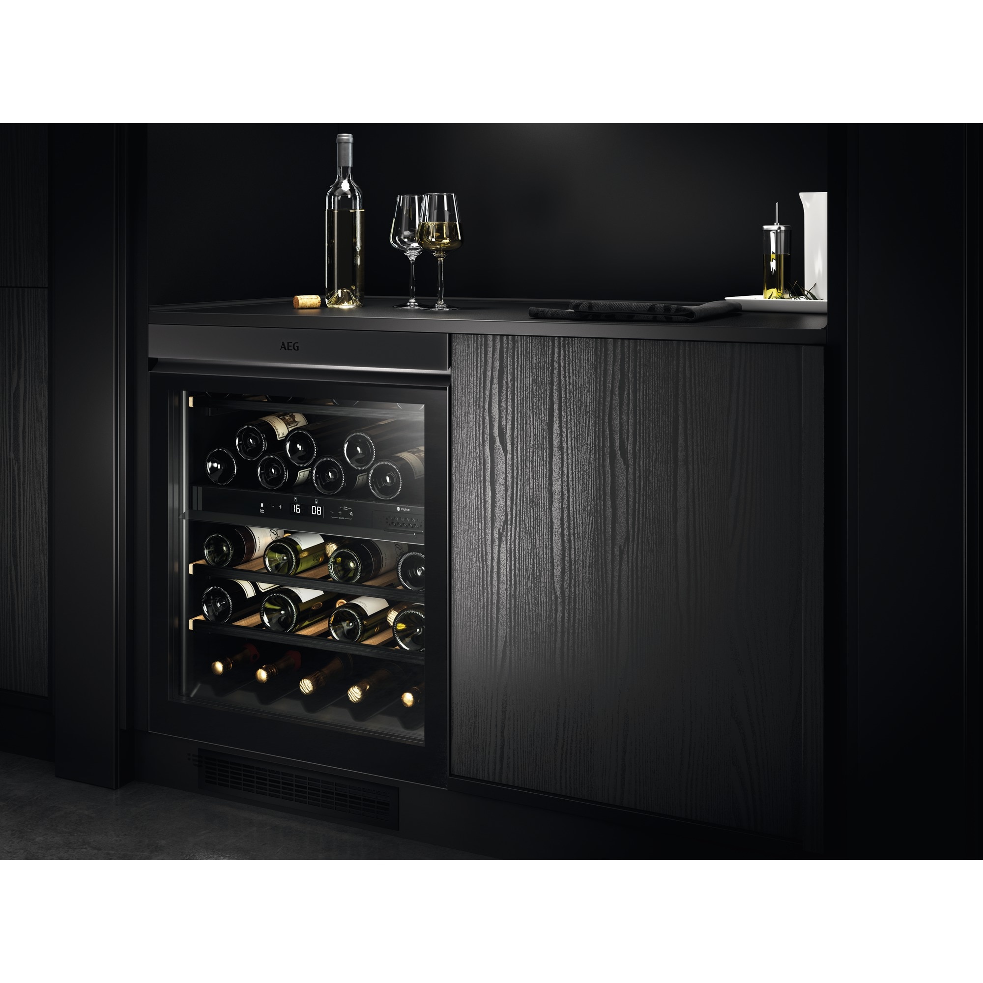 AEG Mastery AWUD040B8B - Vinotéka