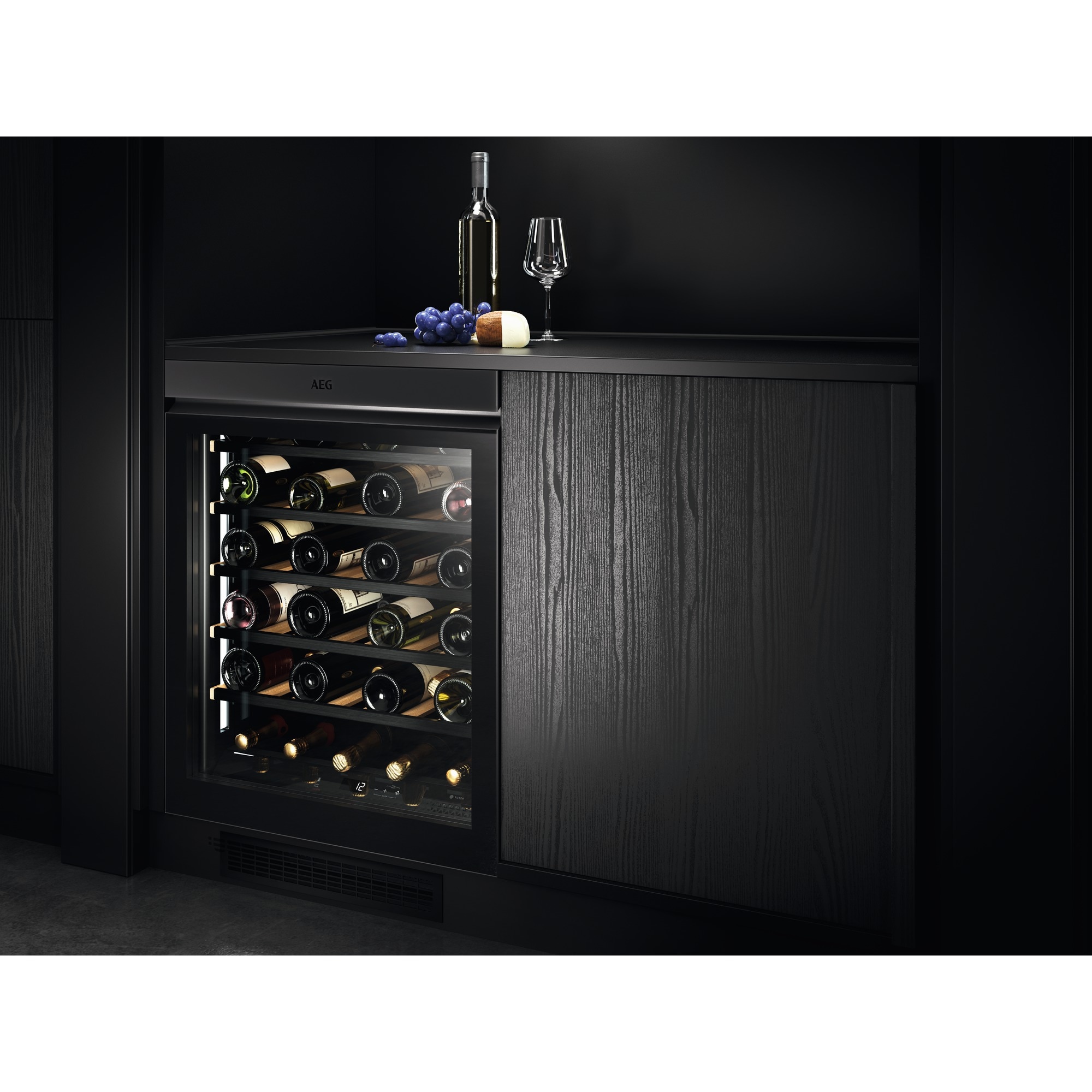 AEG Mastery AWUS040B8B - Vinotéka